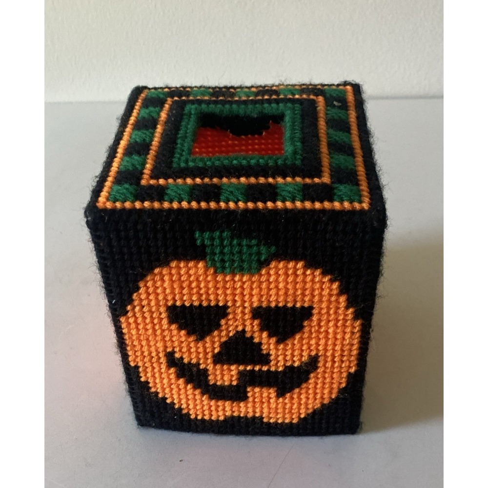 Vtg Handmade Plastic Yarn Halloween Jack-o'-lantern Pumpkin Tissue Box Cover
